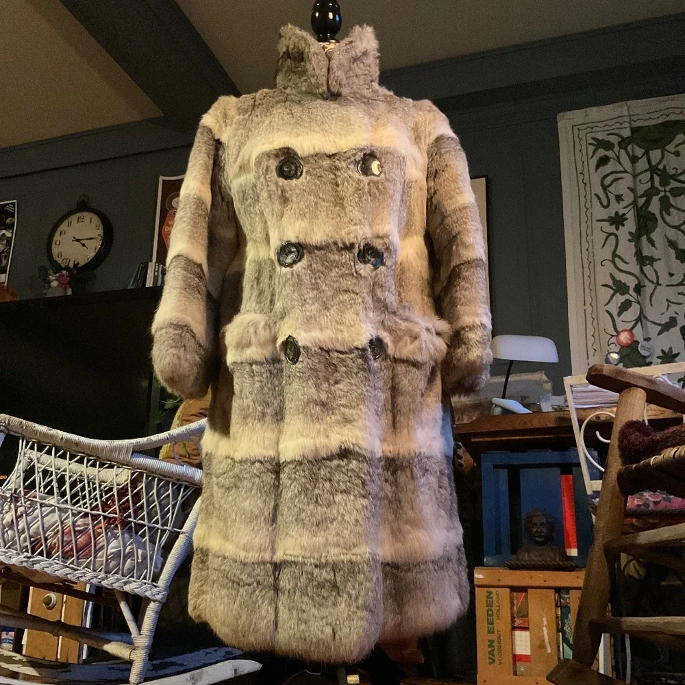 Vintage 1950โs Rabbit Fur Coat - Picture 4 of 13